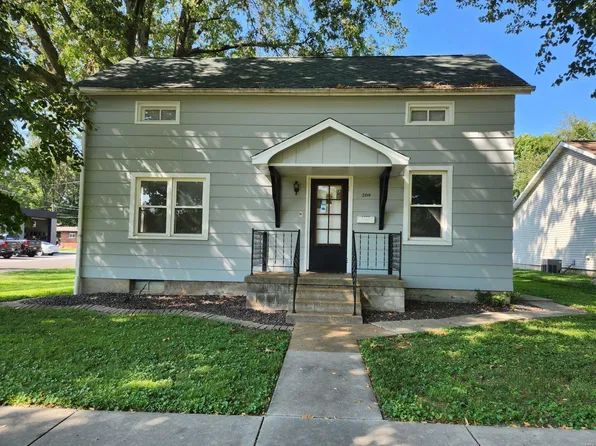 209 N 1st St, Breese, IL 62230