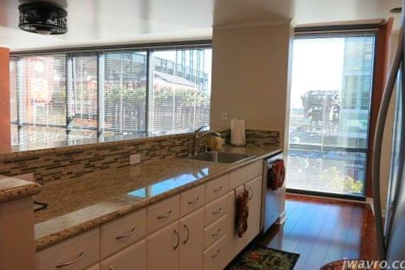 4th image of 250 King St Unit 452