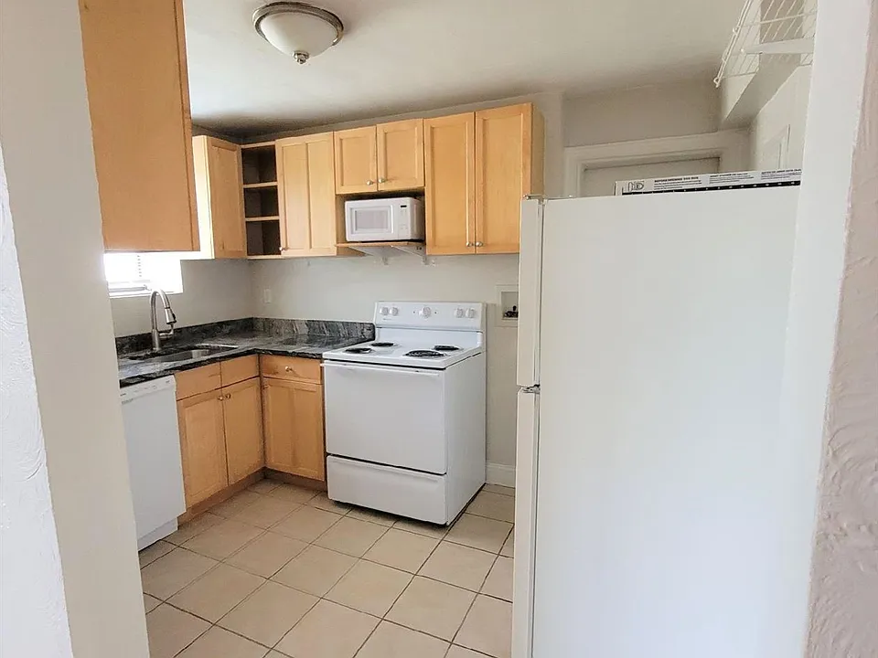 Kitchen (2)