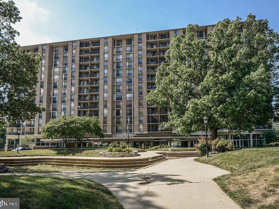 1st image of 4600 S 4 Mile Run Dr APT 104