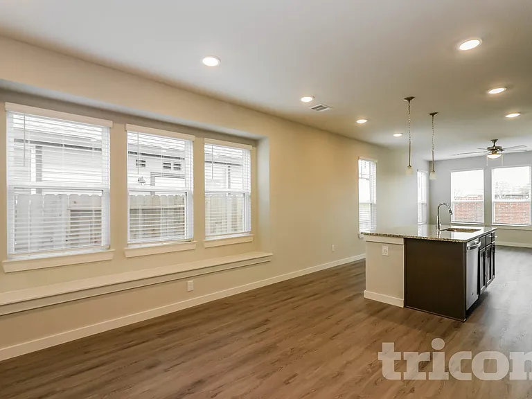 2431 Cohorn Trl — Photo 2
