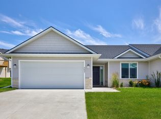 5627 NE Creek Ridge Dr, Ankeny, IA 50021