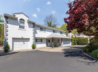 975 California Rd, Eastchester, NY 10709