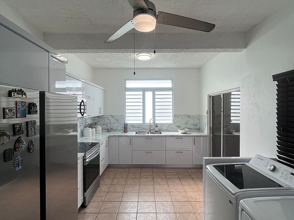 1st image of E4 Calle Madre Perla