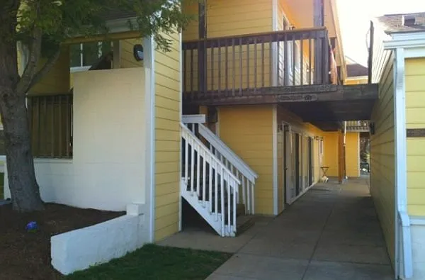 738 Prospect Ave #A — Photo 4