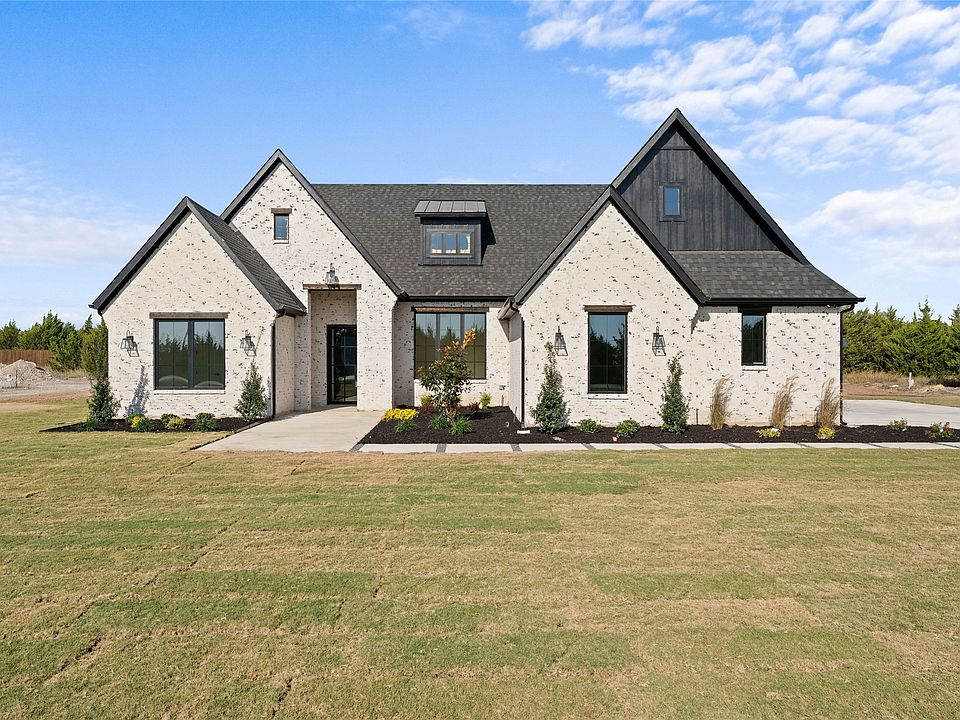 1st image of 3031 Glen Oaks Dr
