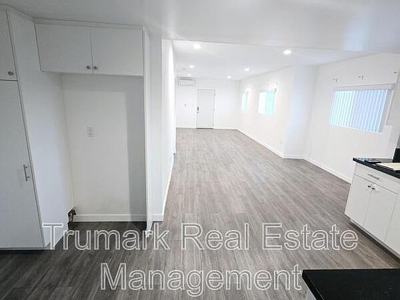 3rd image of 2936 Honolulu Ave #F