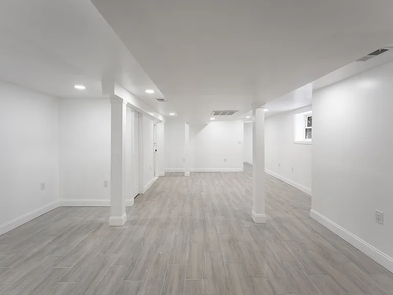 152 Washington St #1 — Photo 8