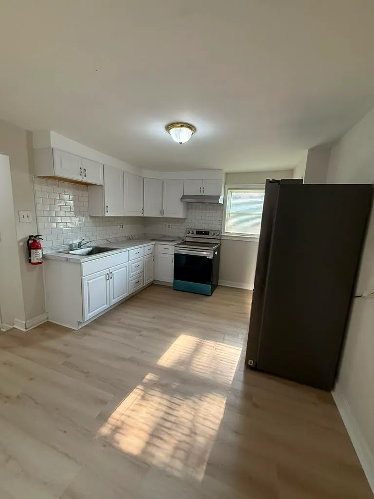 1 bed, 1.0 bath, $1,500 — Photo 2