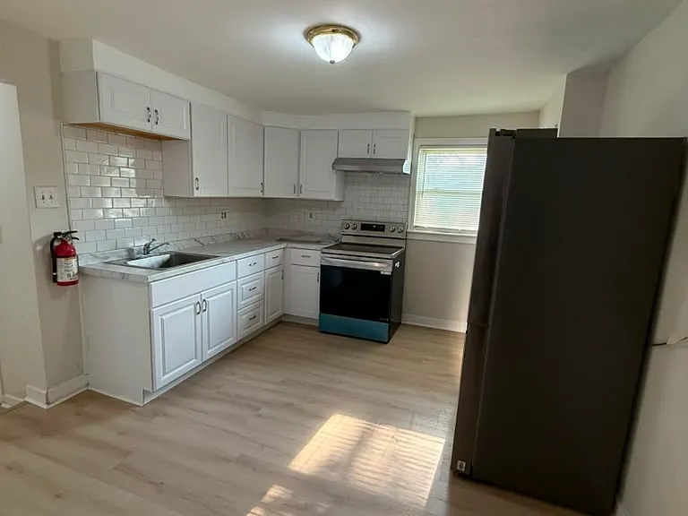 605 Spruce St #605SPRUCEST-2 — Photo 2