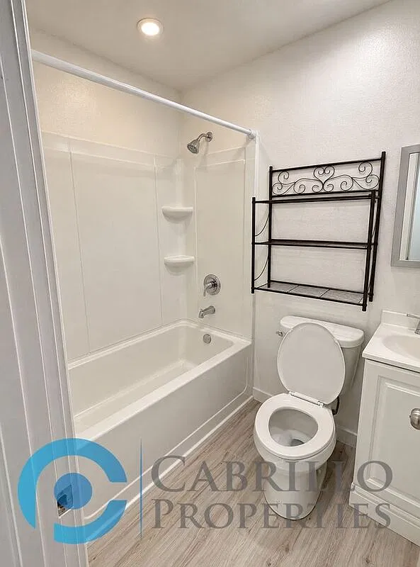 1 bed, 1.0 bath, 500 sqft, $2,350 — Photo 3