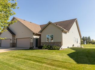 2425 Mossy Creek Dr NE, Owatonna, MN 55060