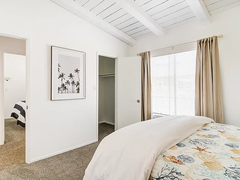 214 E Balboa Blvd — Photo 20
