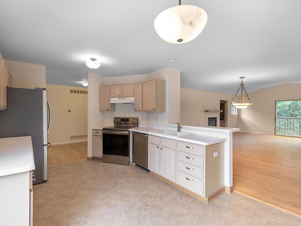 1st image of 500 S Edwards Blvd