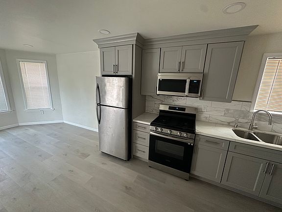 2nd image of 871 29th St #4