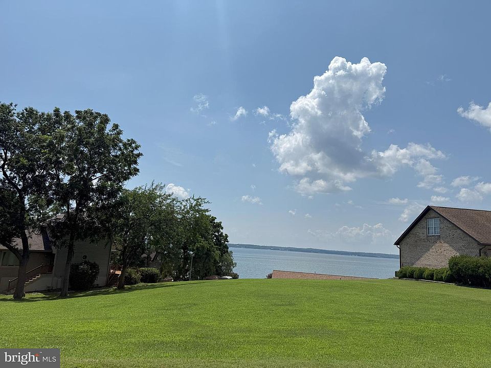 2nd image of 421 Overlook Dr