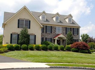 5005 Hycliff Chase, Center Valley, PA 18034