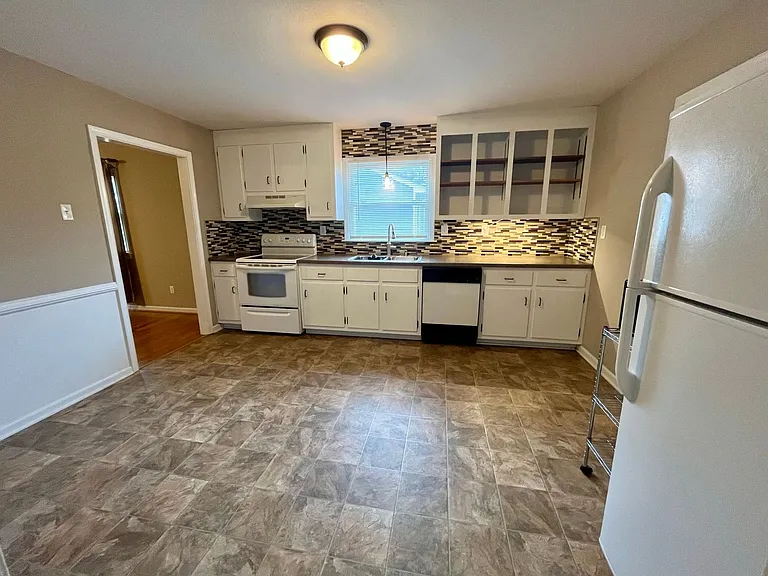 205 Bridge St — Photo 8