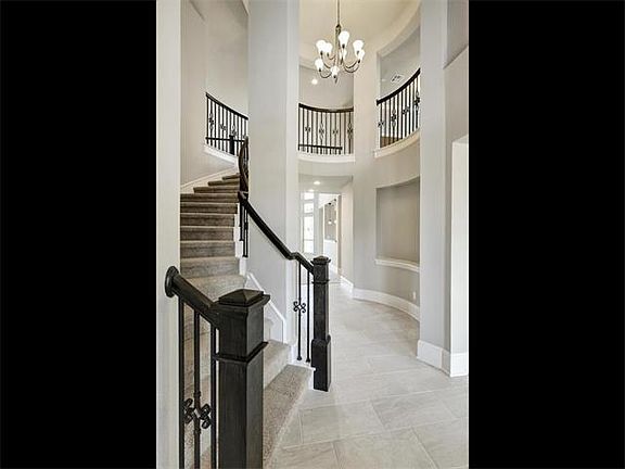 4th image of 112 Orvieto Ln