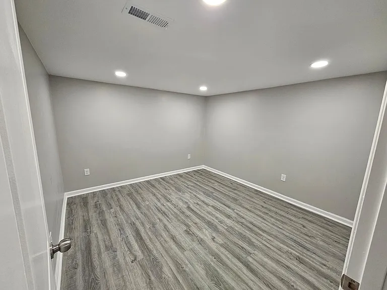 6322 E Eastwood Ave — Photo 17