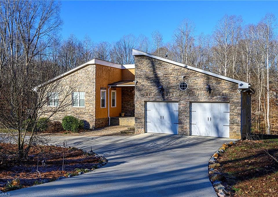 1st image of 110 Birchwood Ln