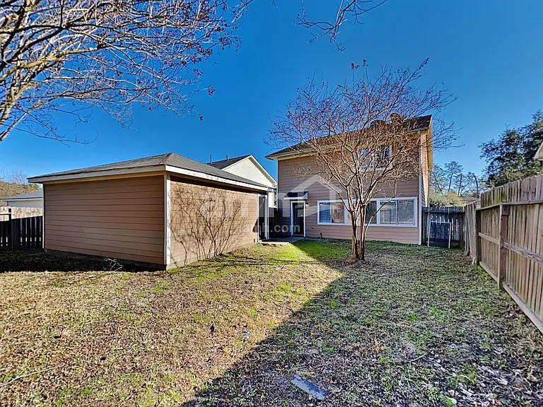 817 Lightningbug Ln — Photo 21