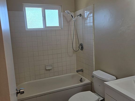 4th image of 7900 Loucreta Dr #7902
