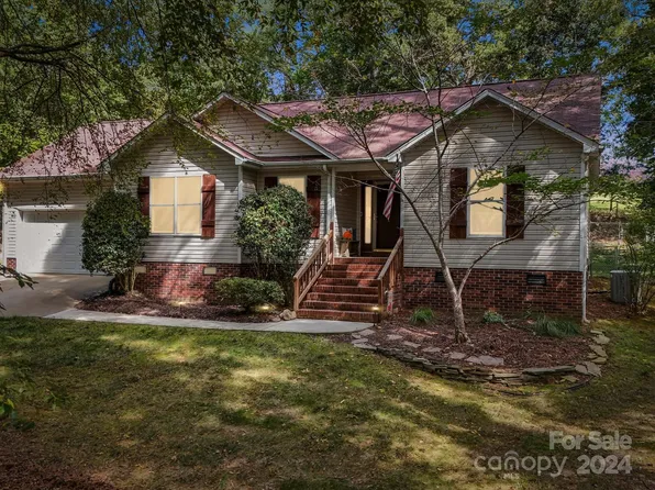 1874 Waldeck Ct, Mount Pleasant, NC 28124