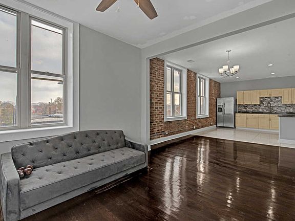 4th image of 7400 S Stony Island Ave #302
