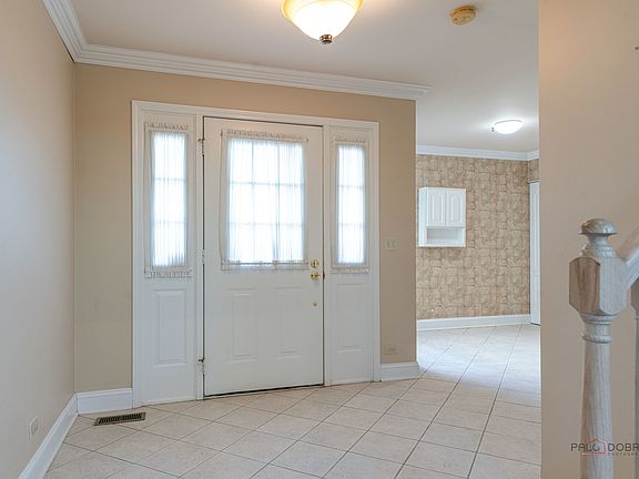 3rd image of 2207 Seaver Ln