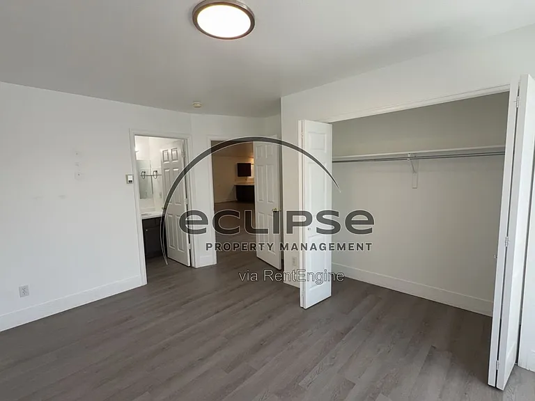 560 Huntington Point Ln — Photo 21