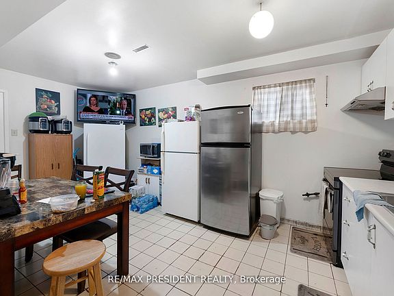 2nd image of 3952 Longo Cir
