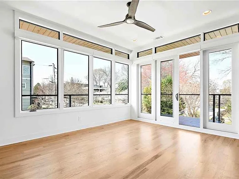669 E Ave NE #A — Photo 3
