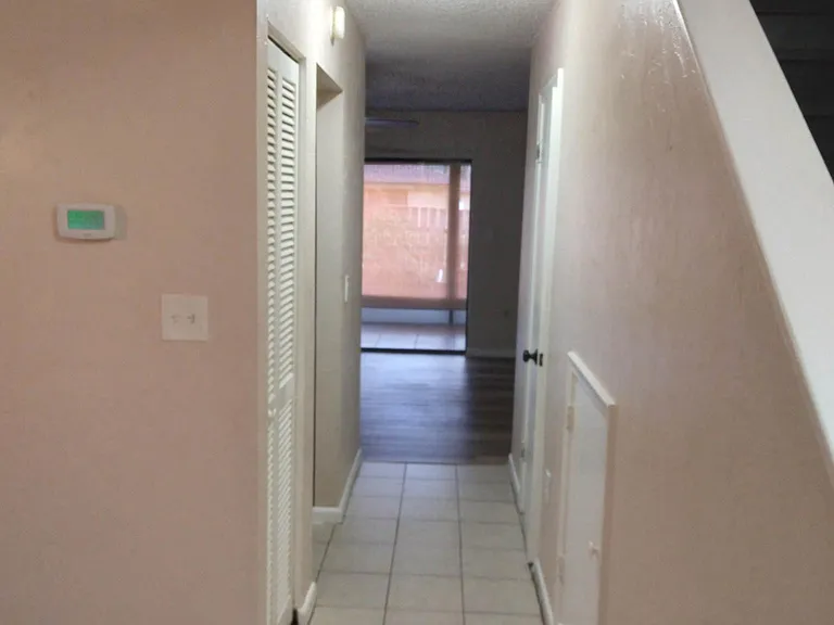 4415 NW 41st Pl — Photo 7