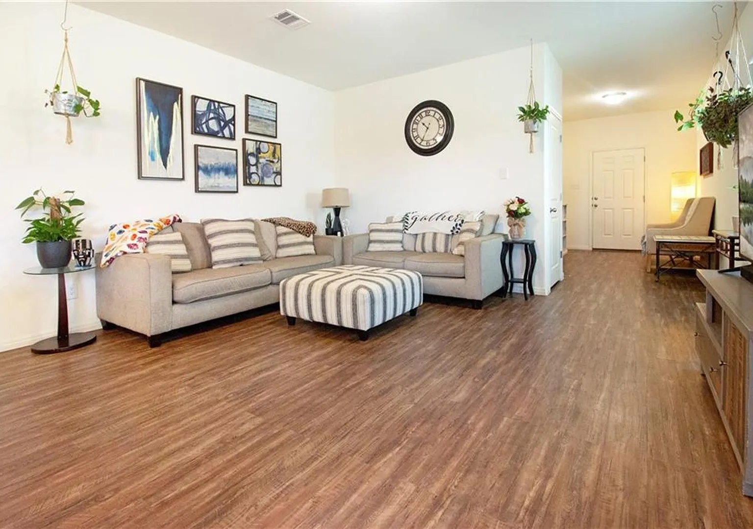 336 Flower Smith Ln Jarrell, TX 76537 — Photo 4
