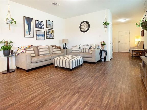 4th image of 336 Flower Smith Ln