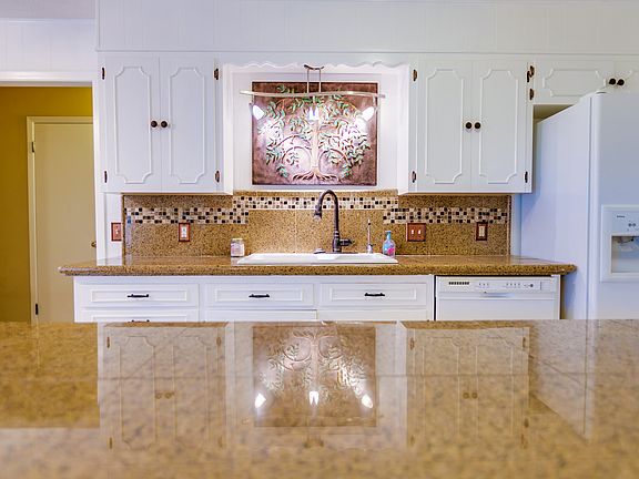 5th image of 2813 Tanglewood Dr