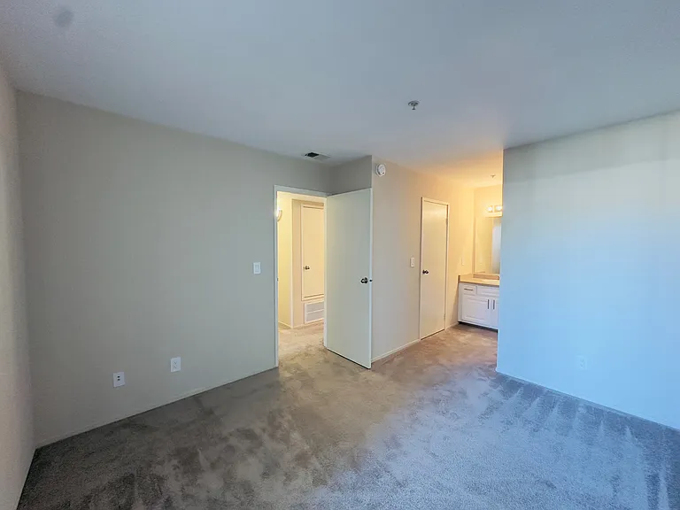 5551 Jacquiline Way #5 — Photo 7