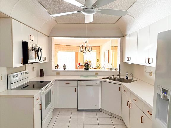 3rd image of 7531 Fairfax Drive #202-H