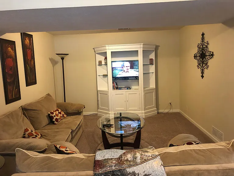 15206 Grover St — Photo 4