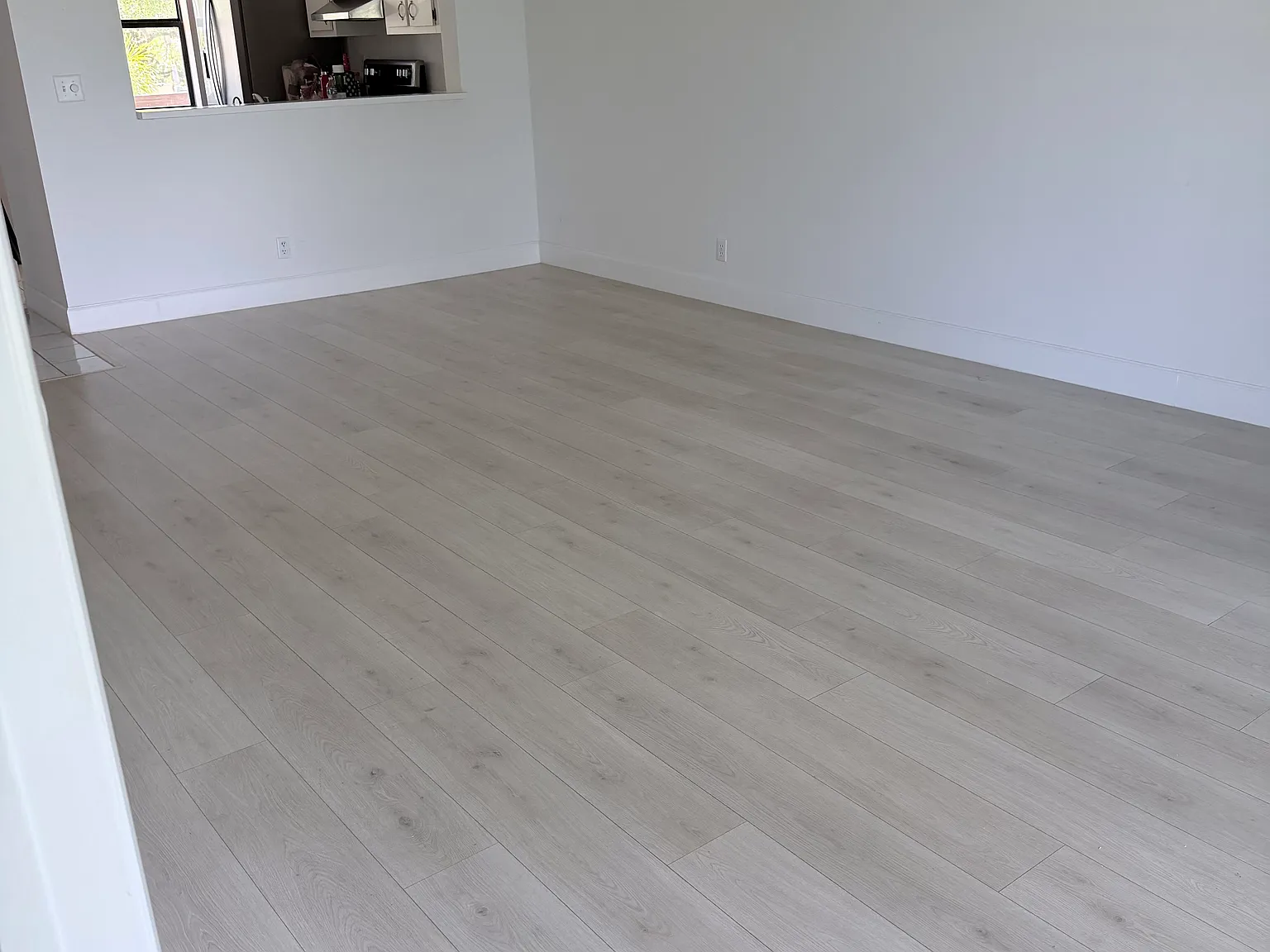 2 bed, 954 sqft, $2,100 — Photo 2