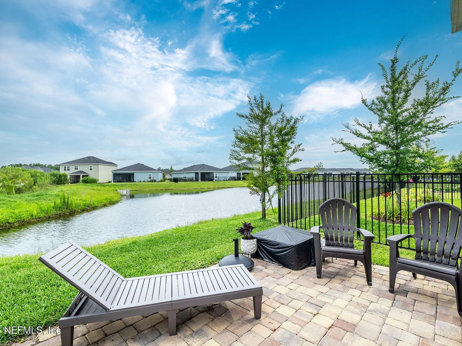 4 bed, 2.5 bath, 1853 sqft, $2,200 — Photo 4