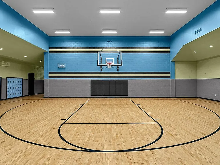 Cottonwood Reserve Apartments Indoor Basketball Court
