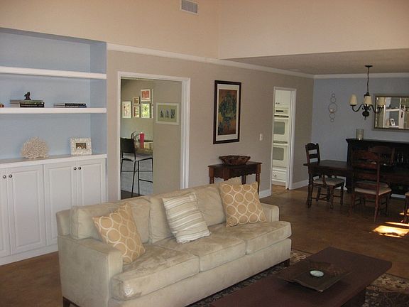 Living Rm & Dining Rm.