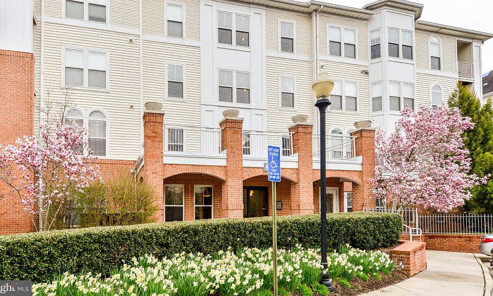 1st image of 2921 Deer Hollow Way Unit 112
