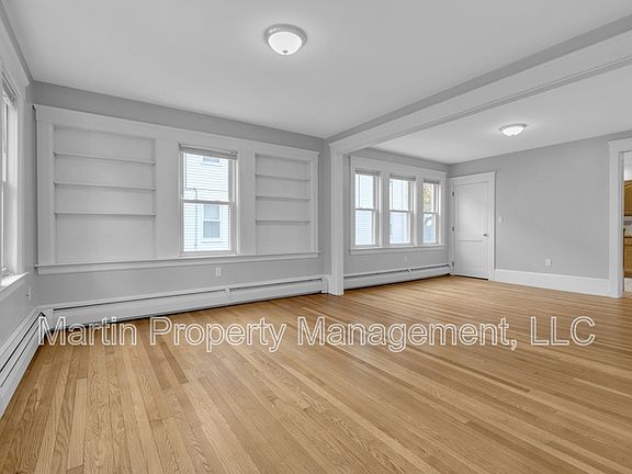 3rd image of 6 Stirling St Floor 1