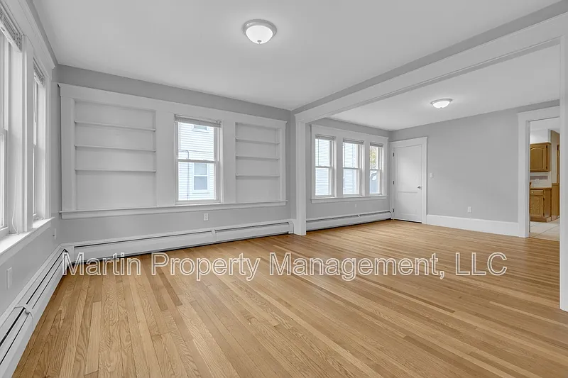 6 Stirling St #1