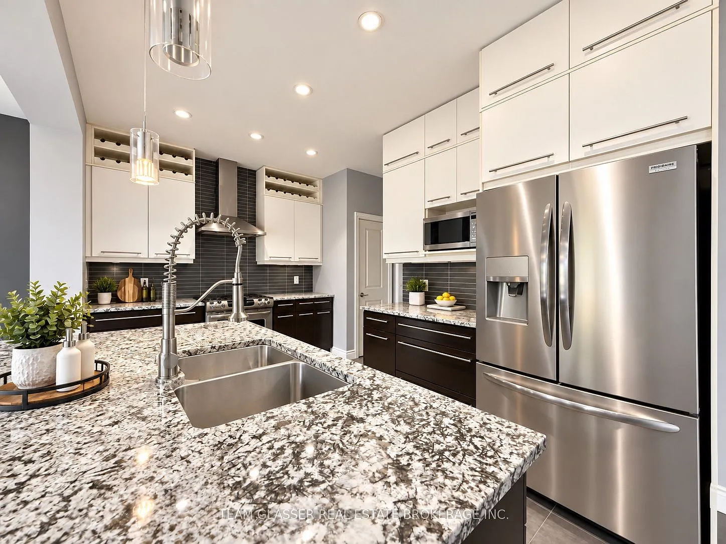 3 bed, $2,700 — Photo 4