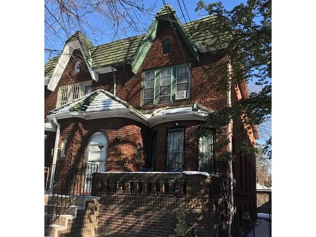 733 E 48th St photo 1