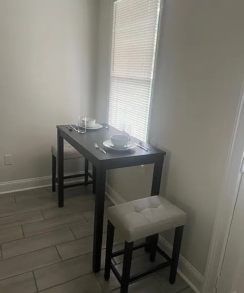 546 E Hall Ln — Photo 9